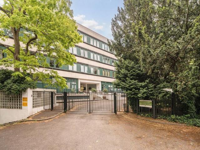 House for rent in London Borough of Ealing, Park Royal