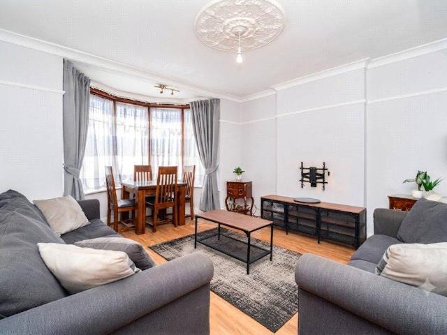 House for rent in London Borough of Ealing, Perivale