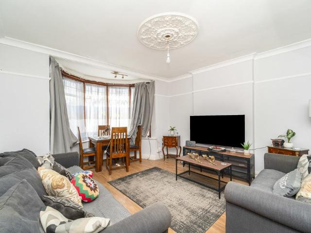 House for rent in London Borough of Ealing, Perivale