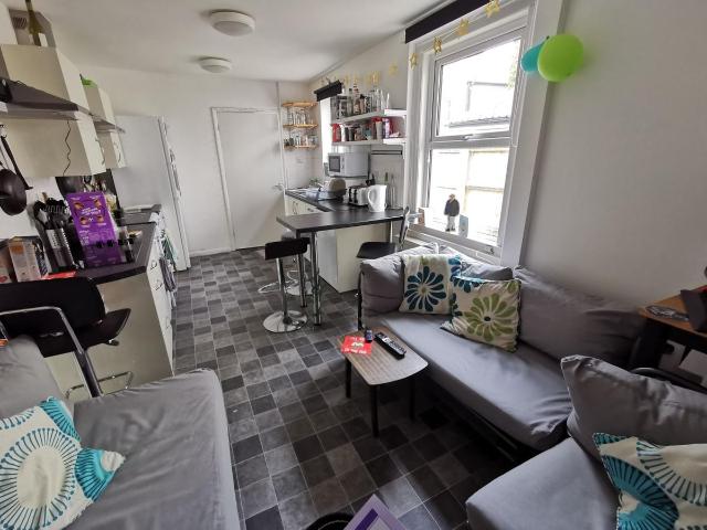 House for rent in Heigham Grove, East Bank