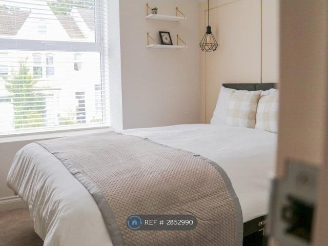 Apartment for rent in Nangreaves, Wales