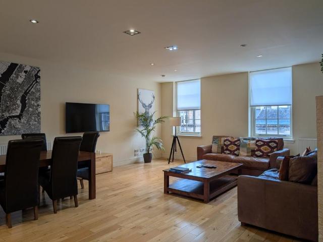House for rent in Hillside, Leith