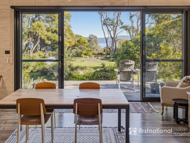 House for sale in Great Bay, Tasmania