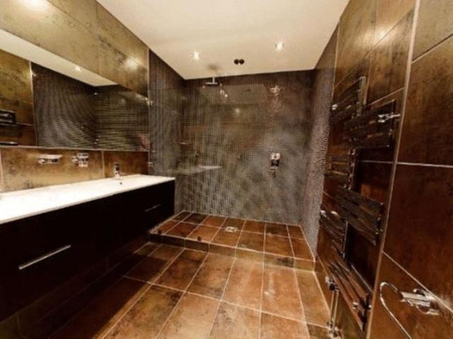 Apartment for rent in Kirklees, Springwood