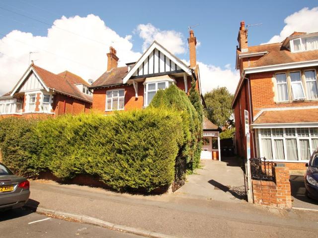 Apartment for rent in Talbot Village, Bournemouth