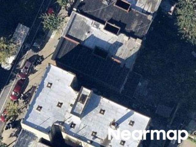 House for sale in The Bronx, Arverne