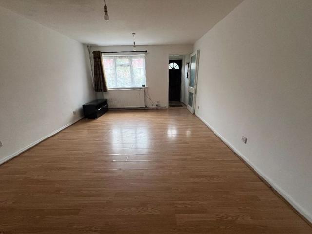 Apartment for rent in Dollis Valley Estate, Greater London