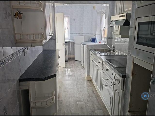 House for rent in London Borough of Ealing, Greater London