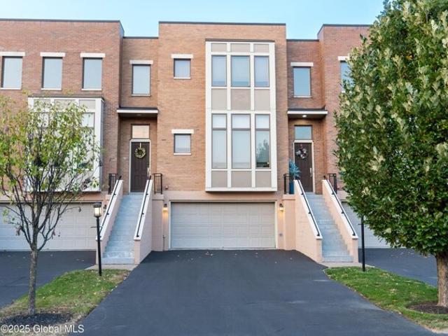 Condo for sale in Albany