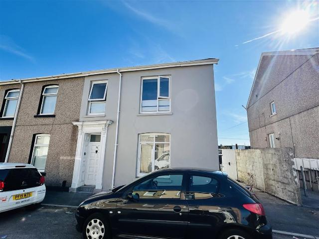 Apartment for rent in Seaside, Llanelli