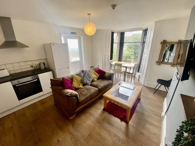 Apartment for rent in Brynmill, Swansea