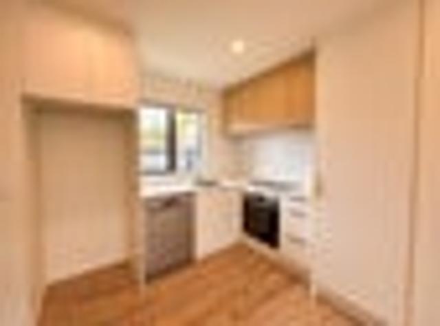 Townhouse for rent in Bryndwr, Canterbury