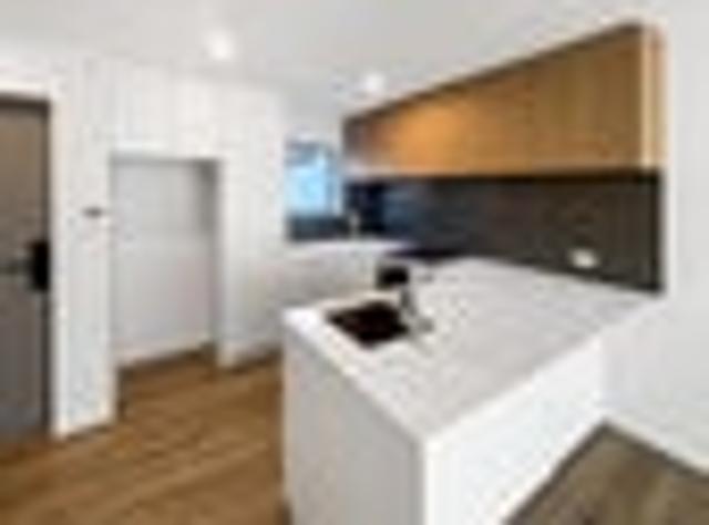Townhouse for rent in Bryndwr, Canterbury