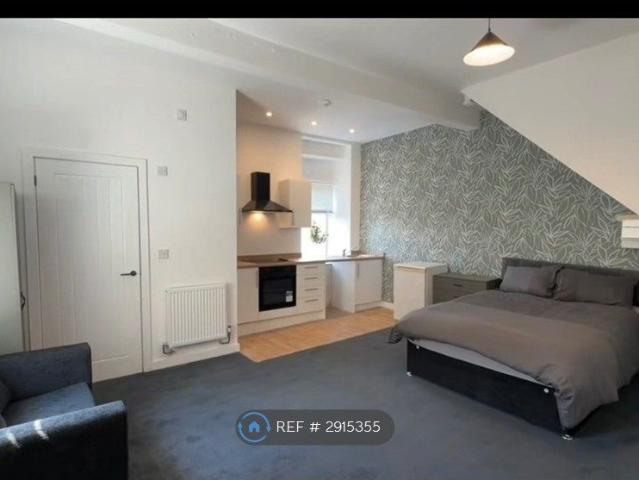 Studio for rent in Wales
