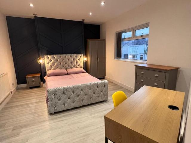 House for rent in Nangreaves, Wales