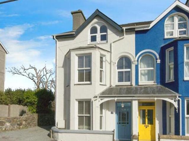 House for sale in Criccieth, Wales