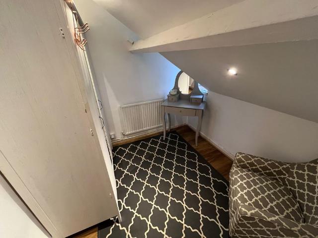 Apartment for rent in Nangreaves, Wales