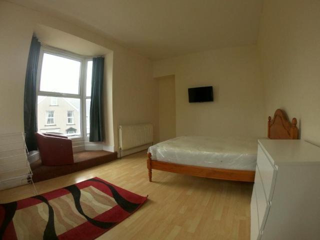 House for rent in Nangreaves, Wales