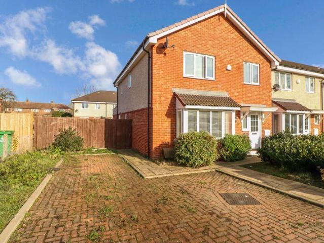 House for rent in Wexham Court, Slough