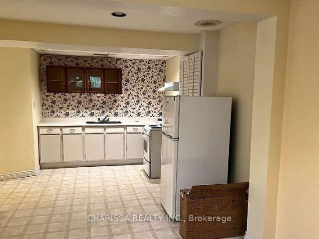 House for rent in Ennisclare Park, Oakville