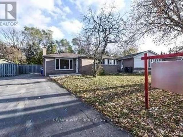 House for rent in Brampton, Golden Horseshoe