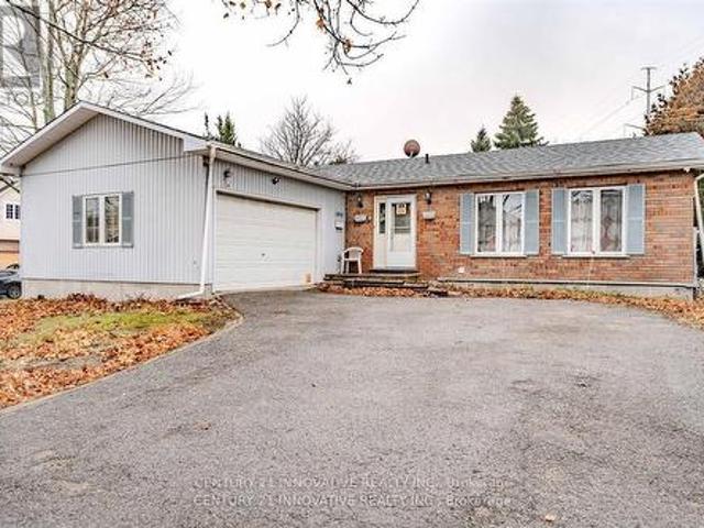 House for rent in Pickering, Golden Horseshoe