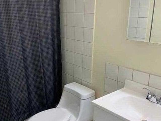 House for rent in Richmond Hill, Golden Horseshoe