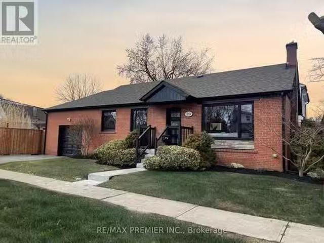 House for rent in Etobicoke