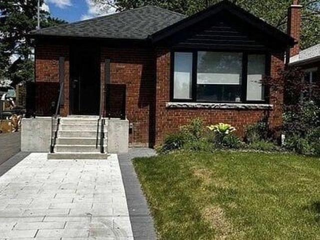 House for rent in Etobicoke—Lakeshore, Toronto