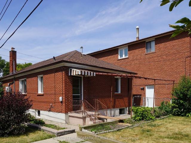 House for rent in Eglinton—Lawrence, Toronto