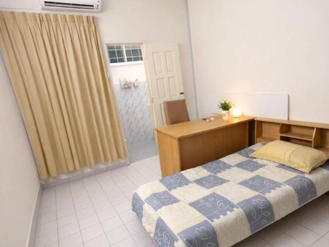 Room for rent in PJU 6, Petaling Jaya