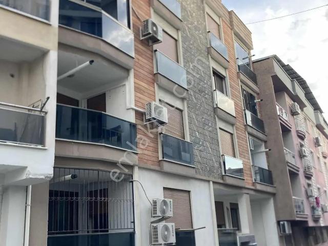 Buca, İzmir içerisinde satılık mülk
