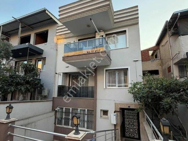 Buca, İzmir içerisinde satılık mülk