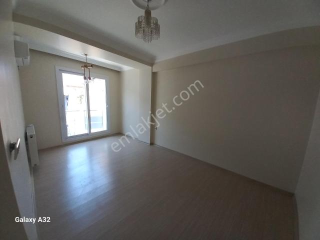 Buca, İzmir içerisinde kiralık mülk