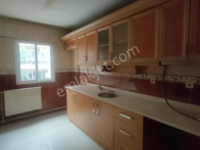 Barış Mahallesi, Buca içerisinde kiralık mülk