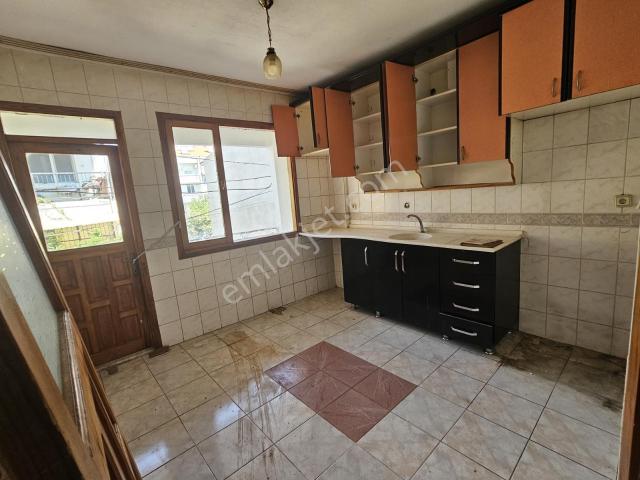 Fırat Mahallesi, Buca içerisinde kiralık mülk