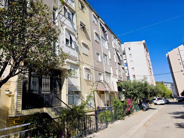Karanfil Mahallesi, Buca içerisinde kiralık mülk