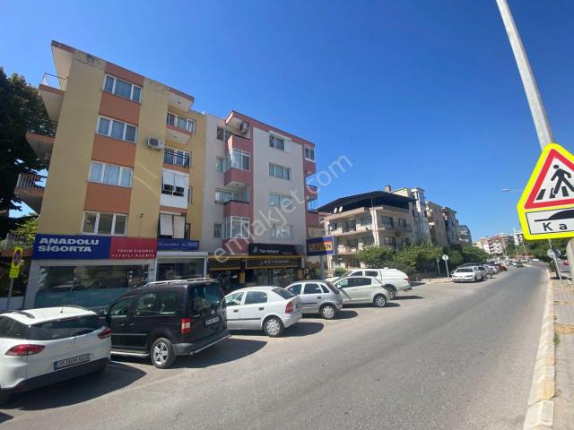 Menderes Mahallesi, Buca içerisinde kiralık mülk