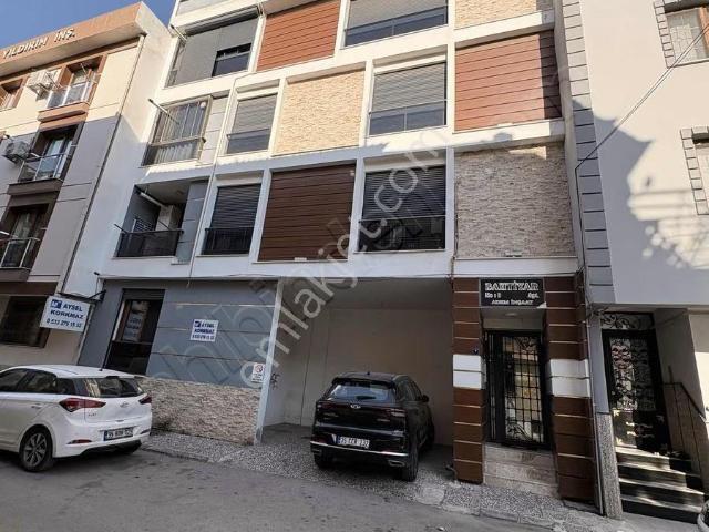 Buca, İzmir içerisinde kiralık mülk