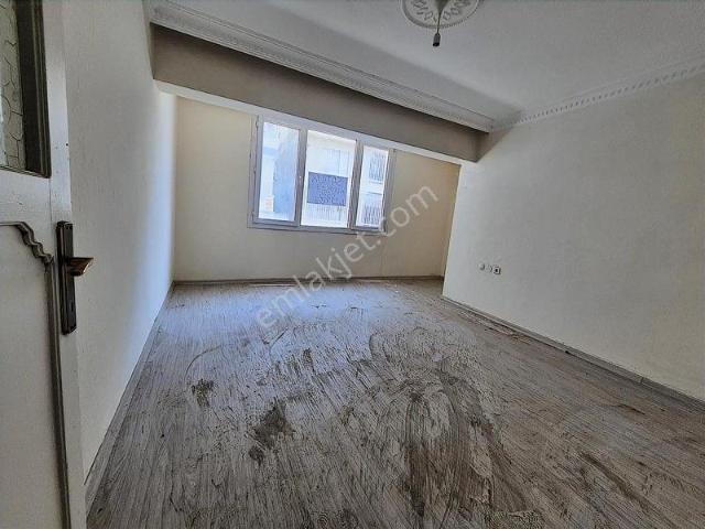 Yıkıkkemer, Buca içerisinde satılık Bina