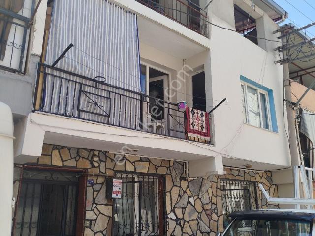 Buca, İzmir içerisinde satılık Bina