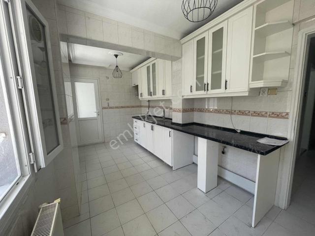 Buca, İzmir içerisinde kiralık mülk
