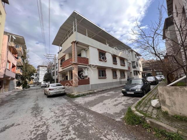 Yenigün Mahallesi, Buca içerisinde satılık Bina