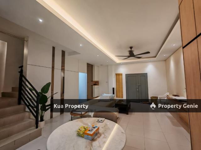 Townhouse for sale in Kota Padawan, Bahagian Samarahan