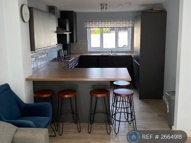 House for rent in Martyrs Field, The Bridge