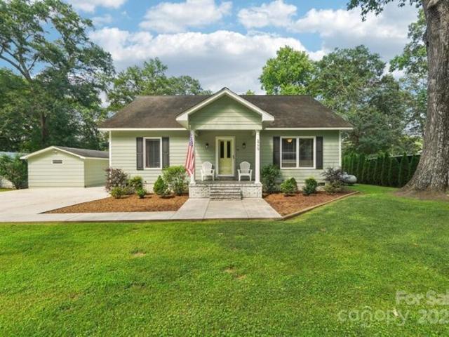 House for sale in Catawba