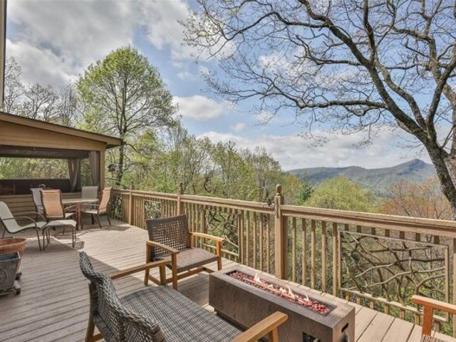 House for sale in Sapphire