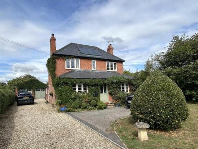 House for sale in Brompton, Gillingham