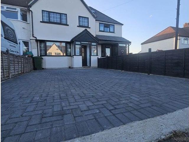 House for rent in London Borough of Sutton, Greater London
