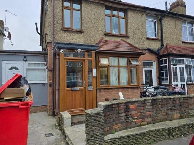 House for rent in London Borough of Hounslow, Feltham